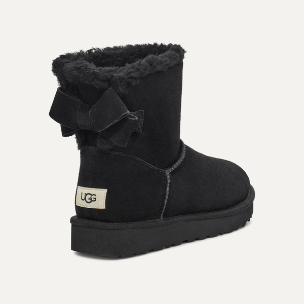 Mini Bailey Suede Bow UGGS boot size 8